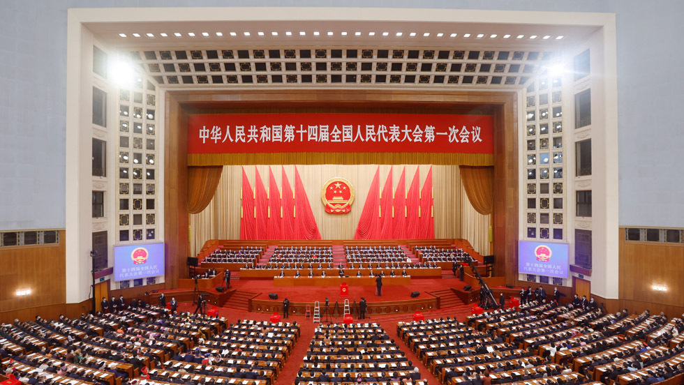 最近两会,再看两会无可比拟的优越性